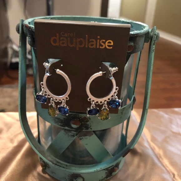 Dauplaise Earrings - Picture 7 of 8